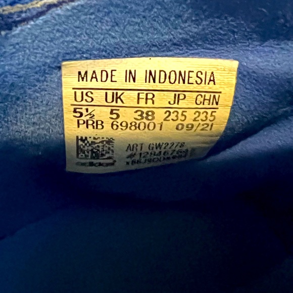 ADIDAS Predators - Picture 7 of 7